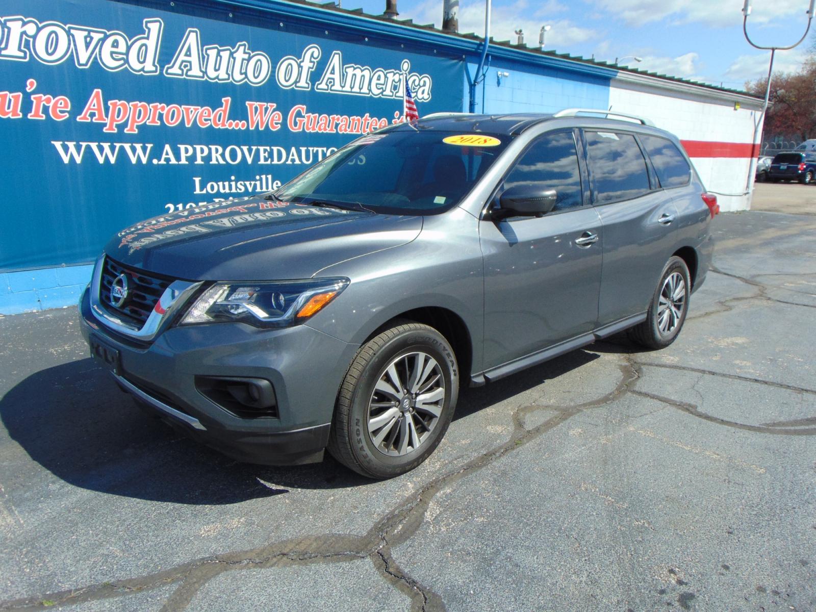 2013 Gray Nissan Pathfinder (5N1AR2MM6DC) with an V6 3.5 Liter engine, Automatic, CVT transmission, located at 2105 Dixie Hwy, Louisville, KY, 40210, (502) 772-3333, 38.221058, -85.792671 - Photo #1