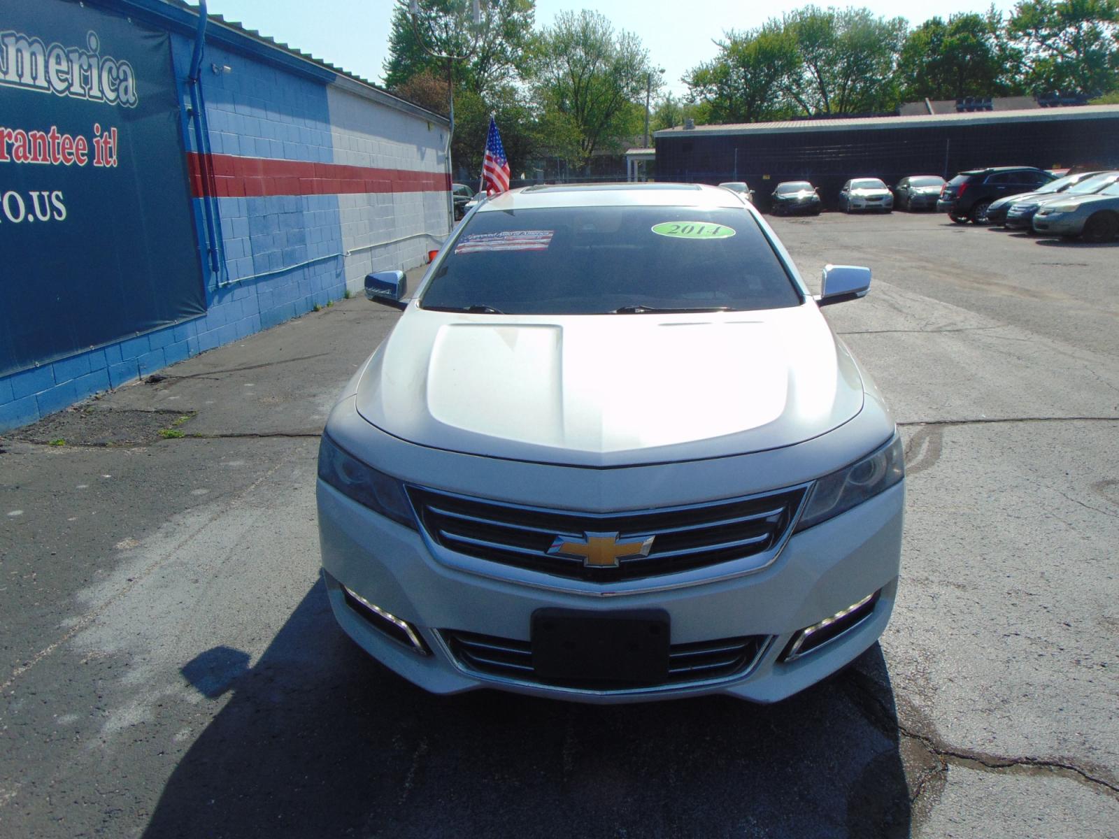 2014 White Chevrolet Impala (1G1155S39EU) with an V6 Flex Fuel 3.6 Liter engine, Automatic, 6-Spd transmission, located at 2105 Dixie Hwy, Louisville, KY, 40210, (502) 772-3333, 38.221058, -85.792671 - Photo #2