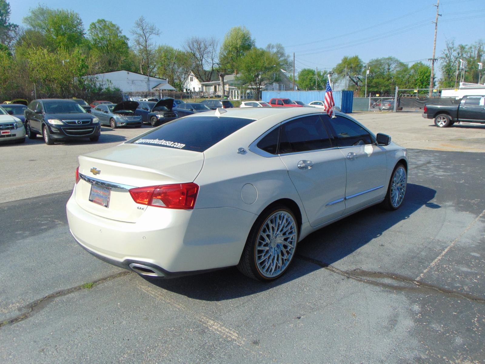 2014 White Chevrolet Impala (1G1155S39EU) with an V6 Flex Fuel 3.6 Liter engine, Automatic, 6-Spd transmission, located at 2105 Dixie Hwy, Louisville, KY, 40210, (502) 772-3333, 38.221058, -85.792671 - Photo #6