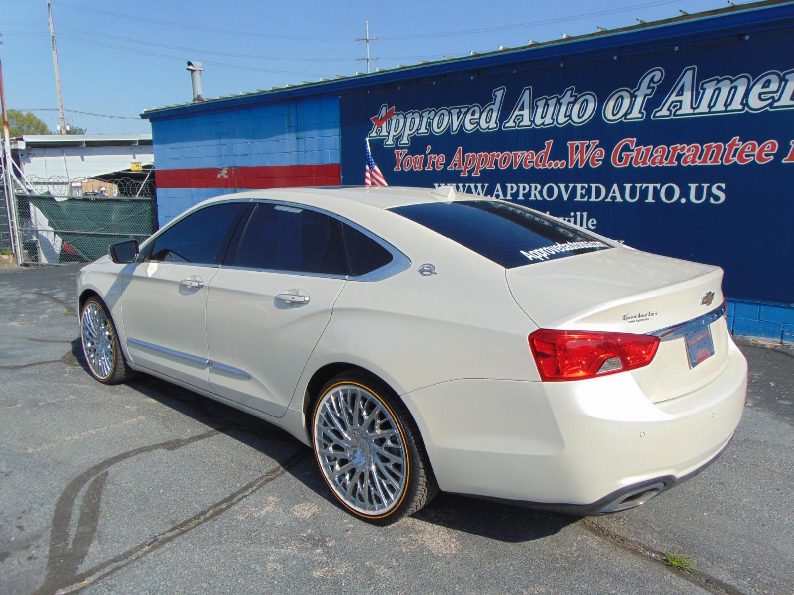 2014 White Chevrolet Impala (1G1155S39EU) with an V6 Flex Fuel 3.6 Liter engine, Automatic, 6-Spd transmission, located at 2105 Dixie Hwy, Louisville, KY, 40210, (502) 772-3333, 38.221058, -85.792671 - Photo #8