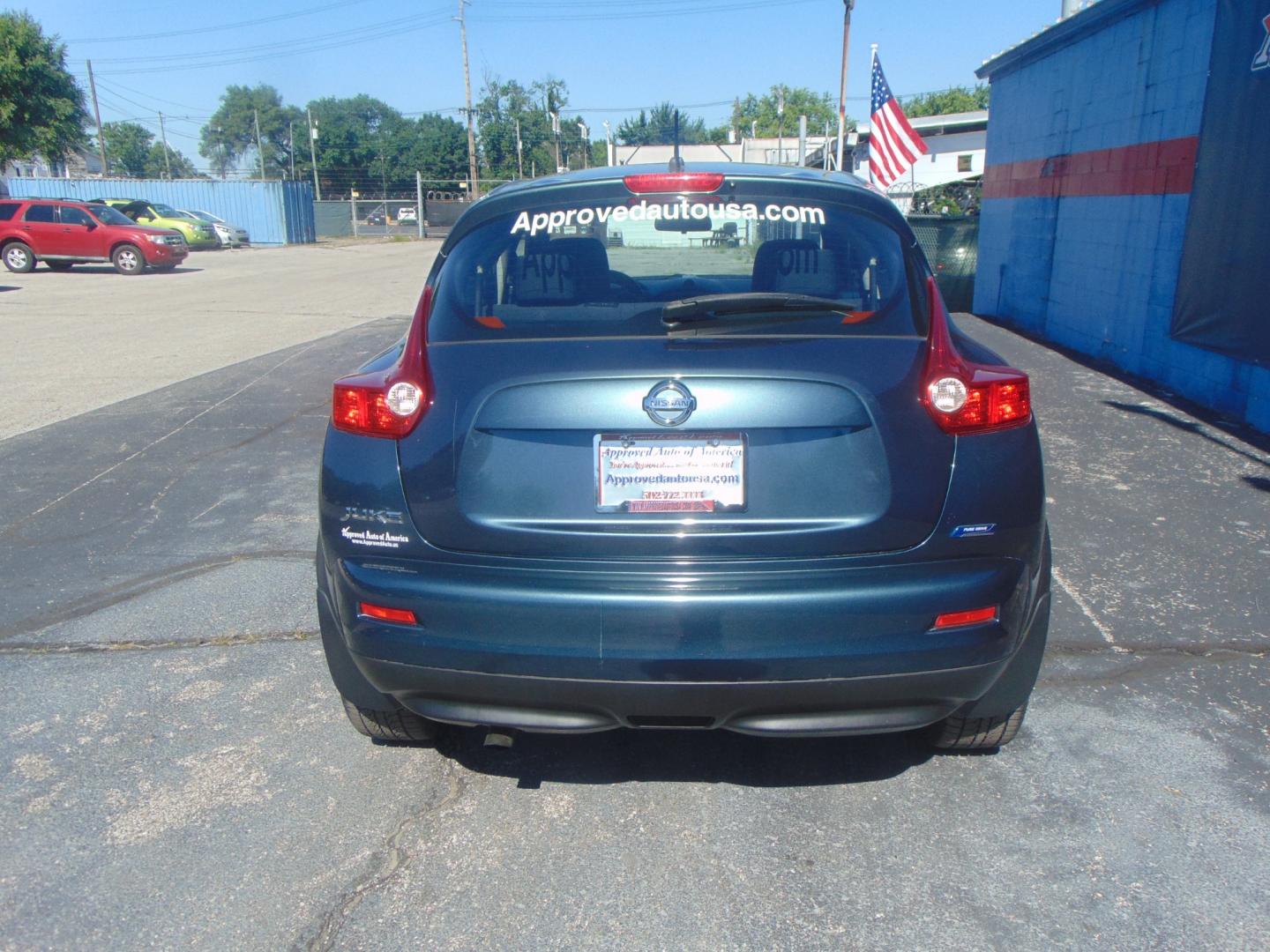 2014 Nissan Juke (JN8AF5MR9ET) , located at 2105 Dixie Hwy, Louisville, KY, 40210, (502) 772-3333, 38.220932, -85.795441 - Photo#5