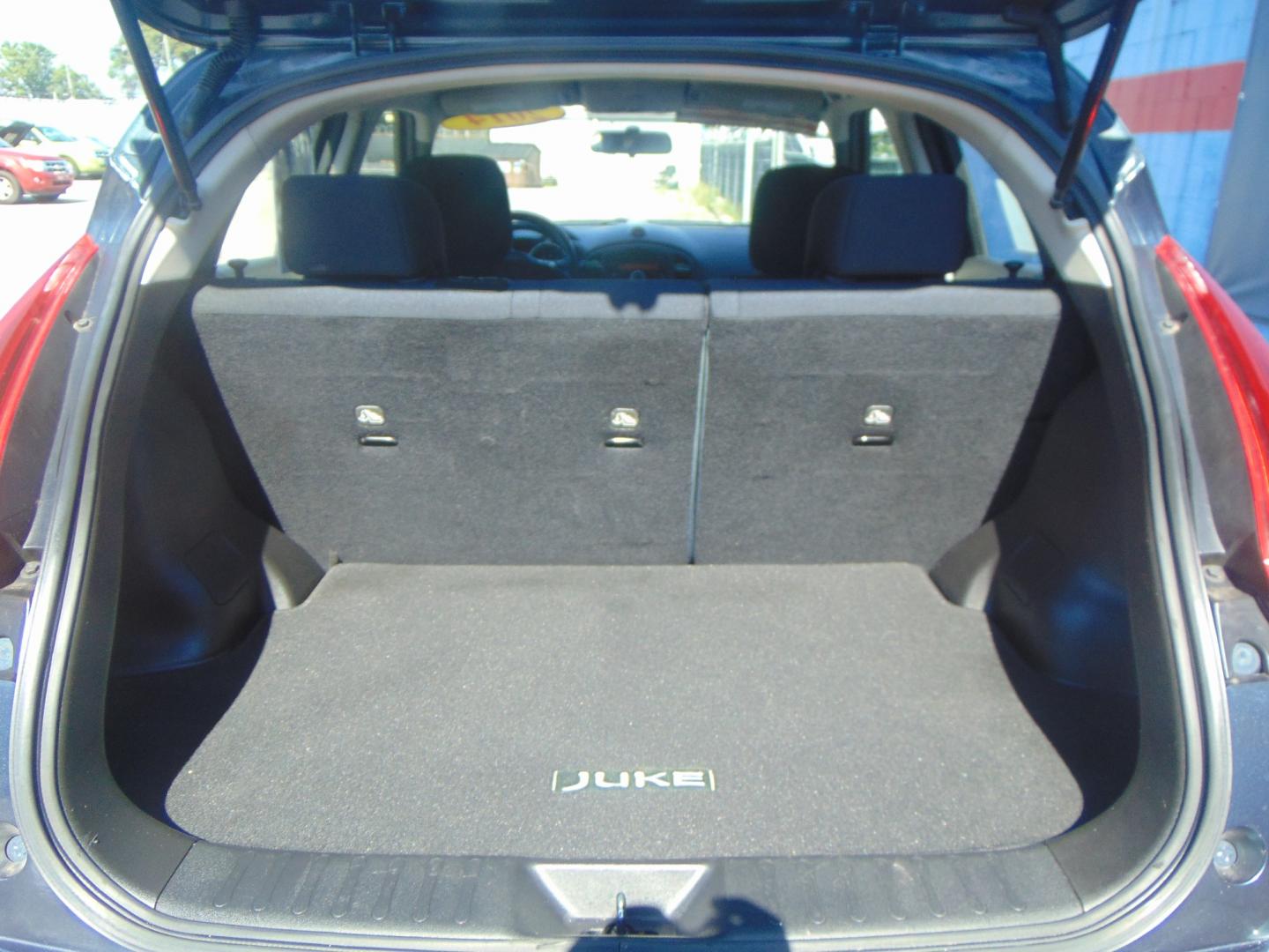 2014 Nissan Juke (JN8AF5MR9ET) , located at 2105 Dixie Hwy, Louisville, KY, 40210, (502) 772-3333, 38.220932, -85.795441 - Photo#7