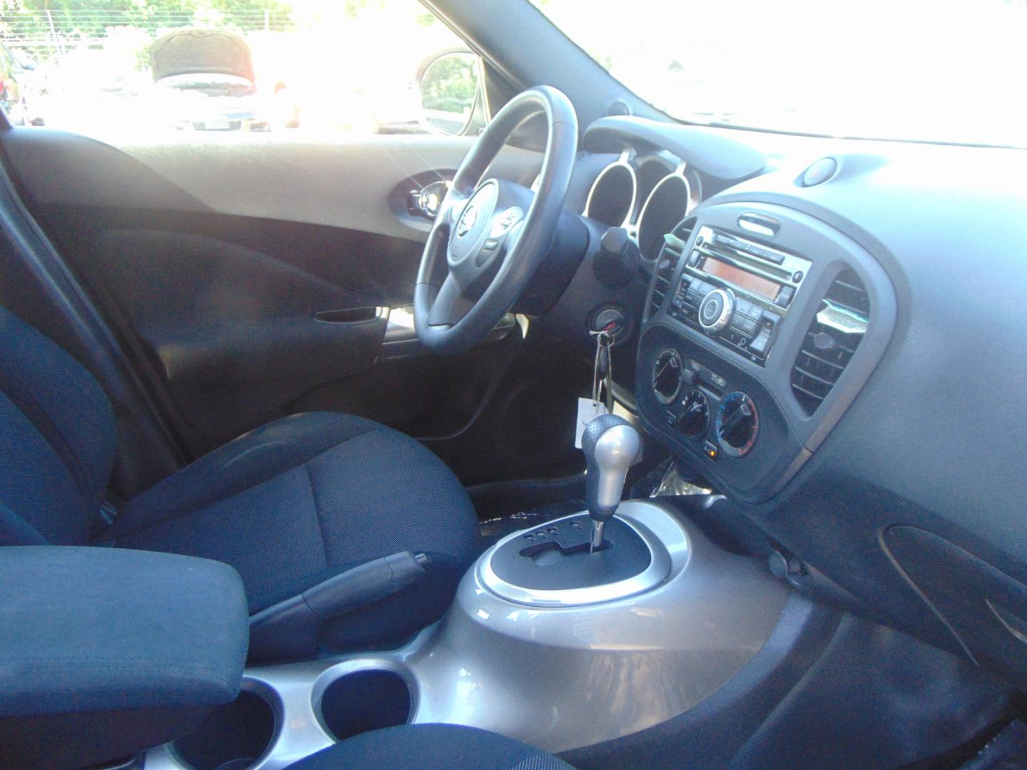 2014 Nissan Juke (JN8AF5MR9ET) , located at 2105 Dixie Hwy, Louisville, KY, 40210, (502) 772-3333, 38.220932, -85.795441 - Photo#8