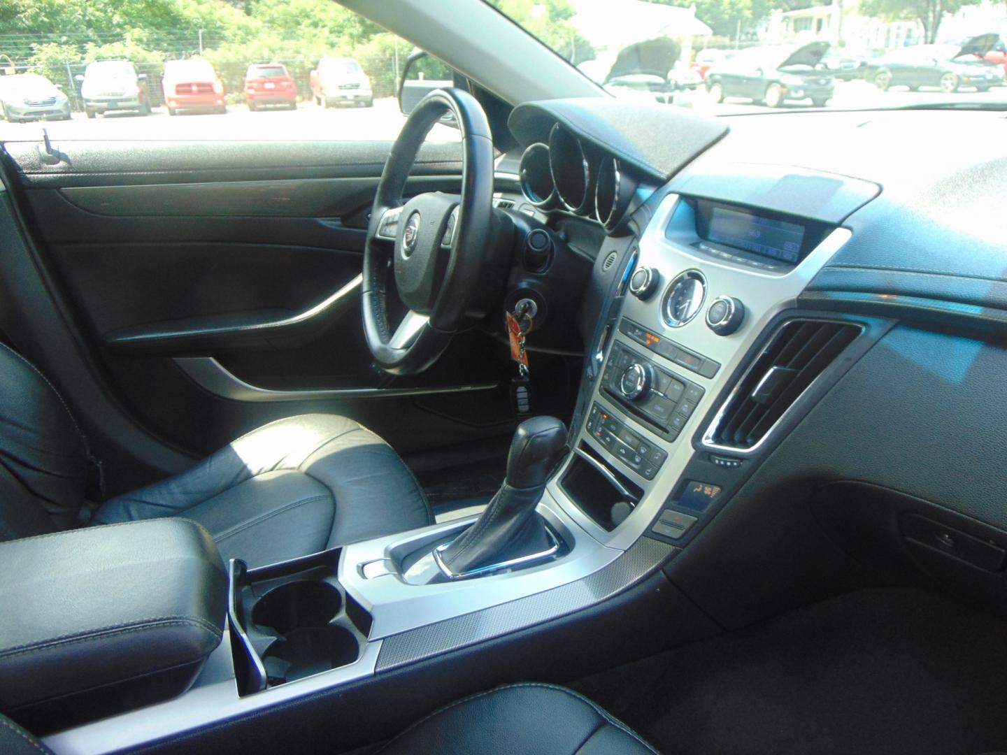 2012 Cadillac CTS (1G6DA5E55C0) , located at 2105 Dixie Hwy, Louisville, KY, 40210, (502) 772-3333, 38.220932, -85.795441 - Photo#10