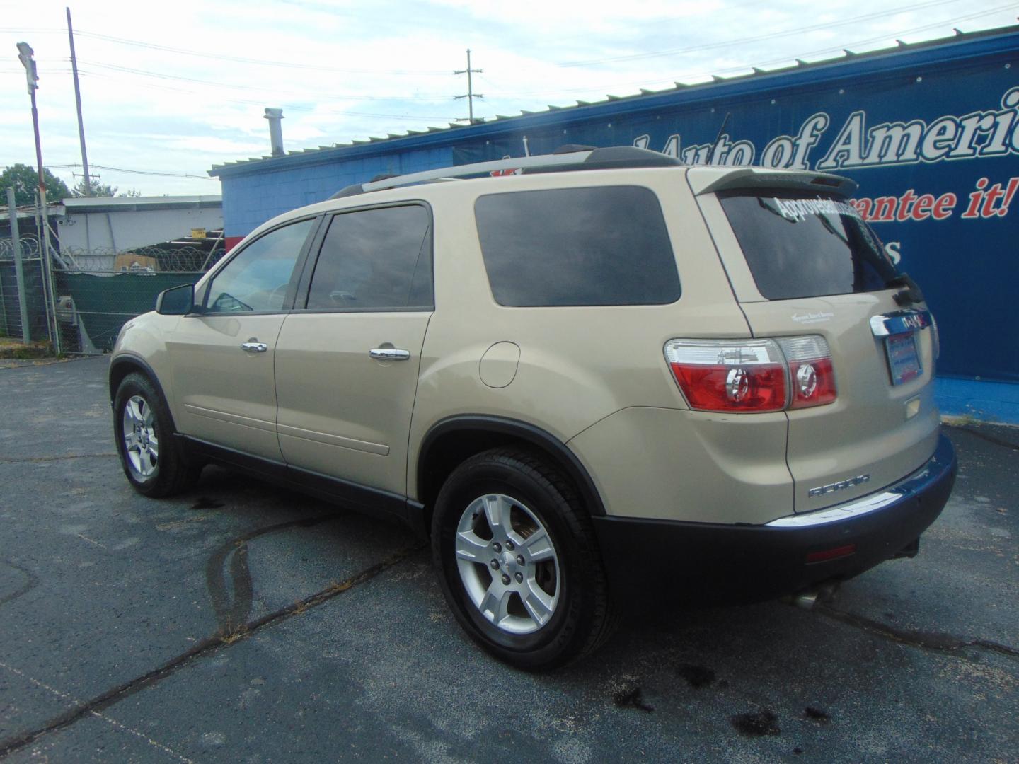 2012 GMC Acadia (1GKKVPED3CJ) , located at 2105 Dixie Hwy, Louisville, KY, 40210, (502) 772-3333, 38.220932, -85.795441 - Photo#6