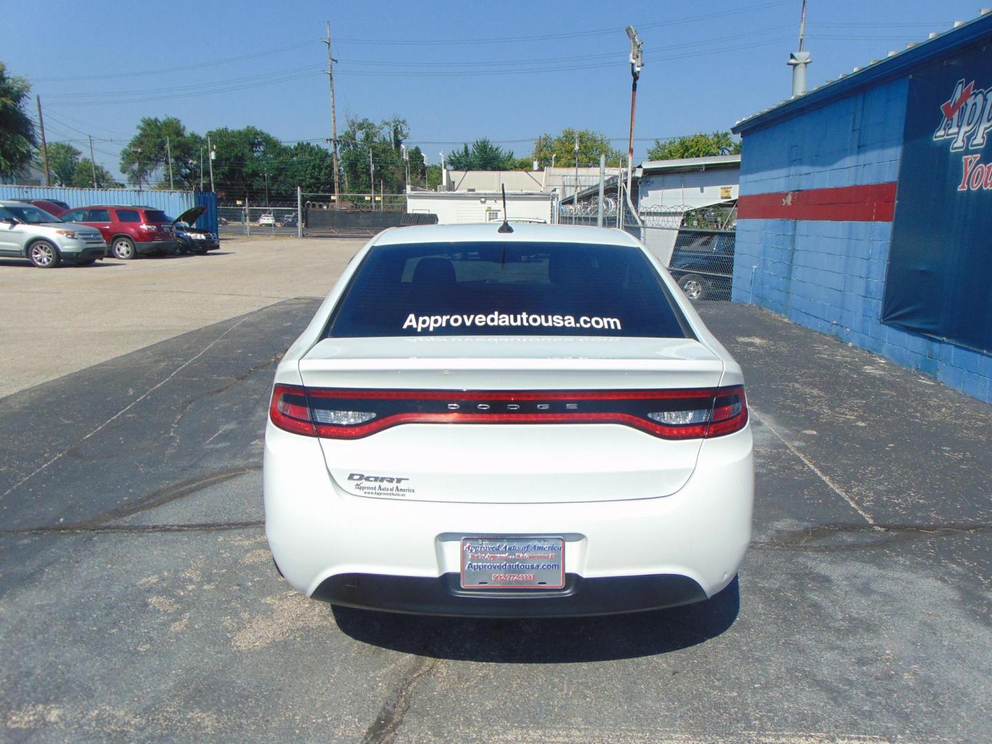 2014 Dodge Dart SE (1C3CDFAA5ED) with an 2.0L L4 DOHC 16V TURBO engine, located at 2105 Dixie Hwy, Louisville, KY, 40210, (502) 772-3333, 38.220932, -85.795441 - Photo#5