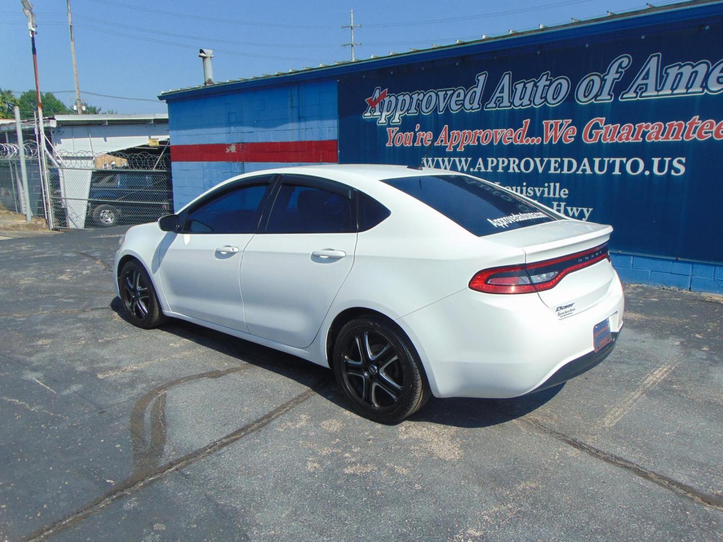 2014 Dodge Dart SE (1C3CDFAA5ED) with an 2.0L L4 DOHC 16V TURBO engine, located at 2105 Dixie Hwy, Louisville, KY, 40210, (502) 772-3333, 38.220932, -85.795441 - Photo#6