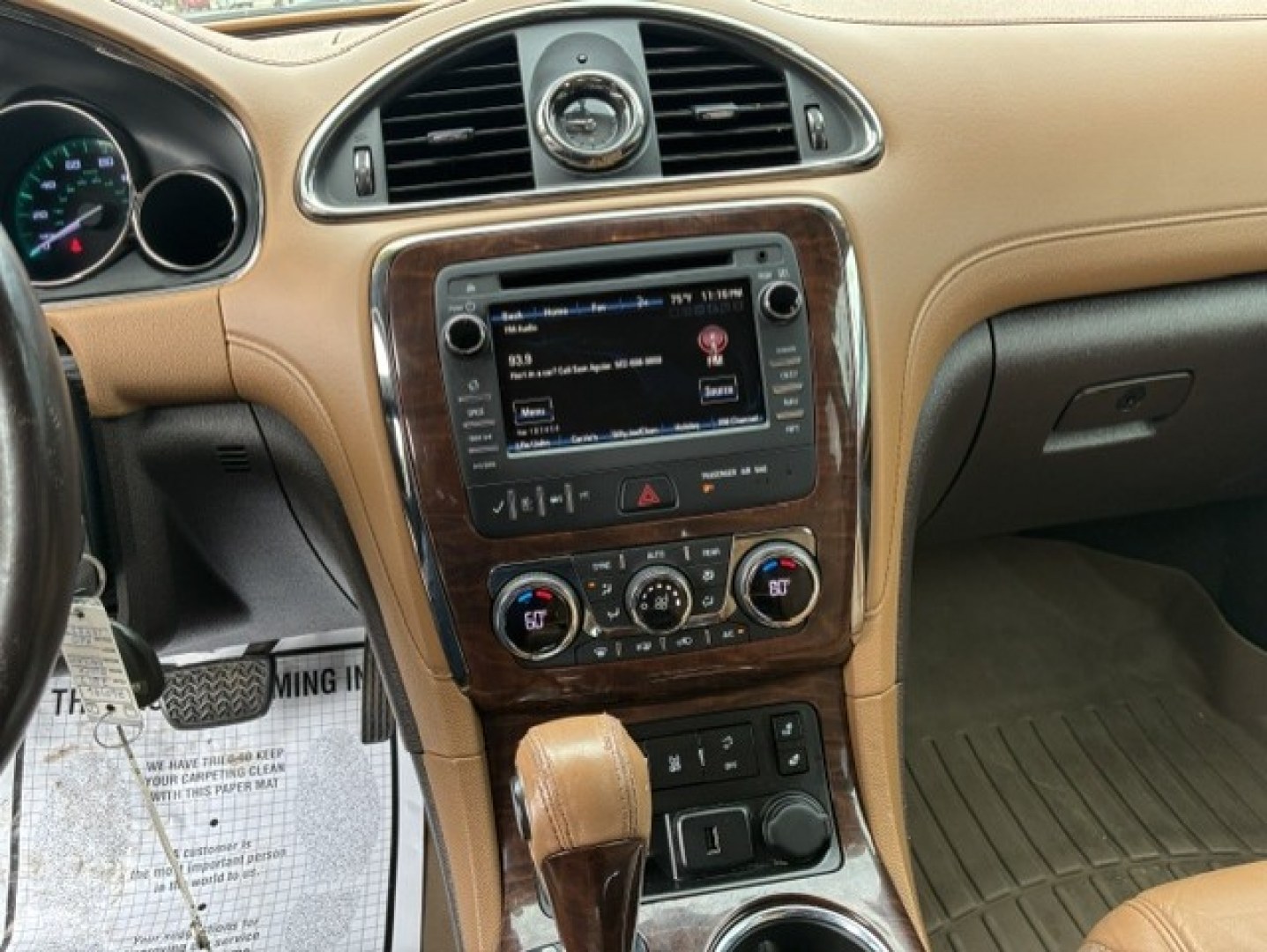 2017 Red Buick Enclave (5GAKRBKD1HJ) with an V6, 3.6 Liter engine, Auto, 6-Spd Overdrive transmission, located at 2105 Dixie Hwy, Louisville, KY, 40210, (502) 772-3333, 38.220932, -85.795441- Photo#8