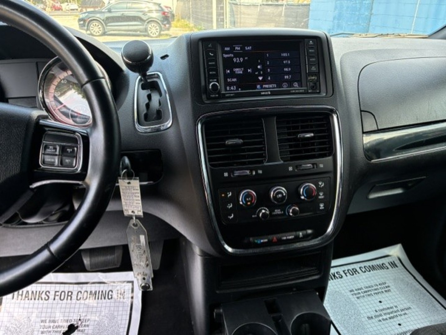2018 Silver Dodge Grand Caravan Passenger (2C4RDGBG7JR) with an V6, Flex Fuel, 3.6 Liter engine, Automatic, 6-Spd transmission, located at 2105 Dixie Hwy, Louisville, KY, 40210, (502) 772-3333, 38.220932, -85.795441- Photo#10