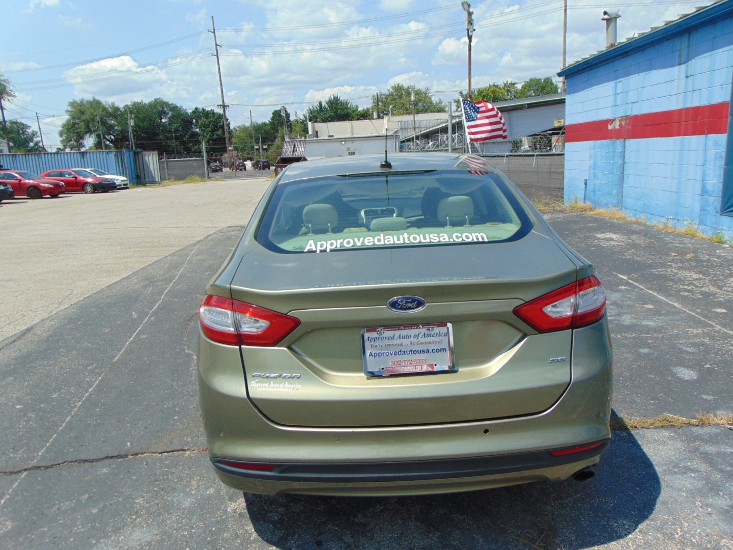 2013 Beige Ford Fusion (3FA6P0H79DR) with an 4-Cyl, 2.5 Liter engine, Automatic, 6-Spd transmission, located at 2105 Dixie Hwy, Louisville, KY, 40210, (502) 772-3333, 38.220932, -85.795441- Photo#3