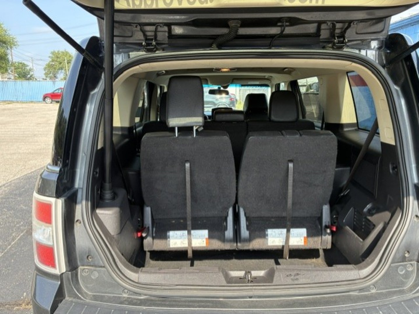 2019 Gray Ford Flex (2FMHK6D85KB) with an V6, EcoBoost, Twin Turbo, 3.5 Liter engine, Automatic, 6-Spd w/SelectShift transmission, located at 2105 Dixie Hwy, Louisville, KY, 40210, (502) 772-3333, 38.220932, -85.795441- Photo#6