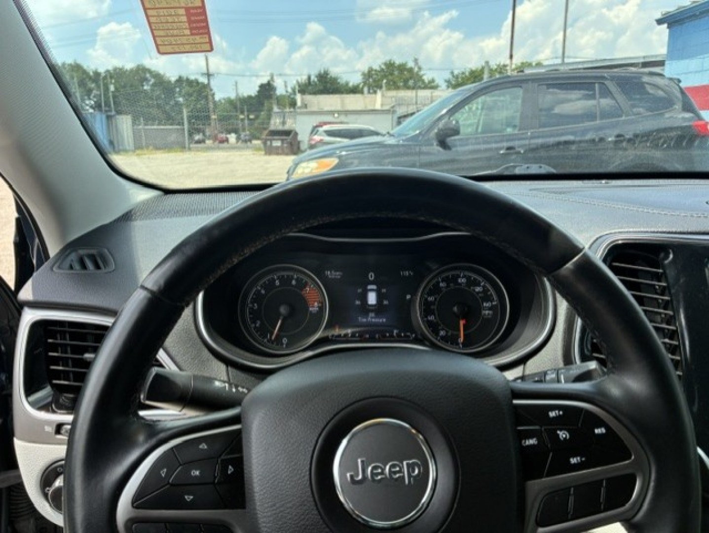 2019 Blue Jeep Cherokee (1C4PJMDX8KD) with an V6, 3.2 Liter engine, Automatic, 9-Spd transmission, located at 2105 Dixie Hwy, Louisville, KY, 40210, (502) 772-3333, 38.220932, -85.795441- Photo#6