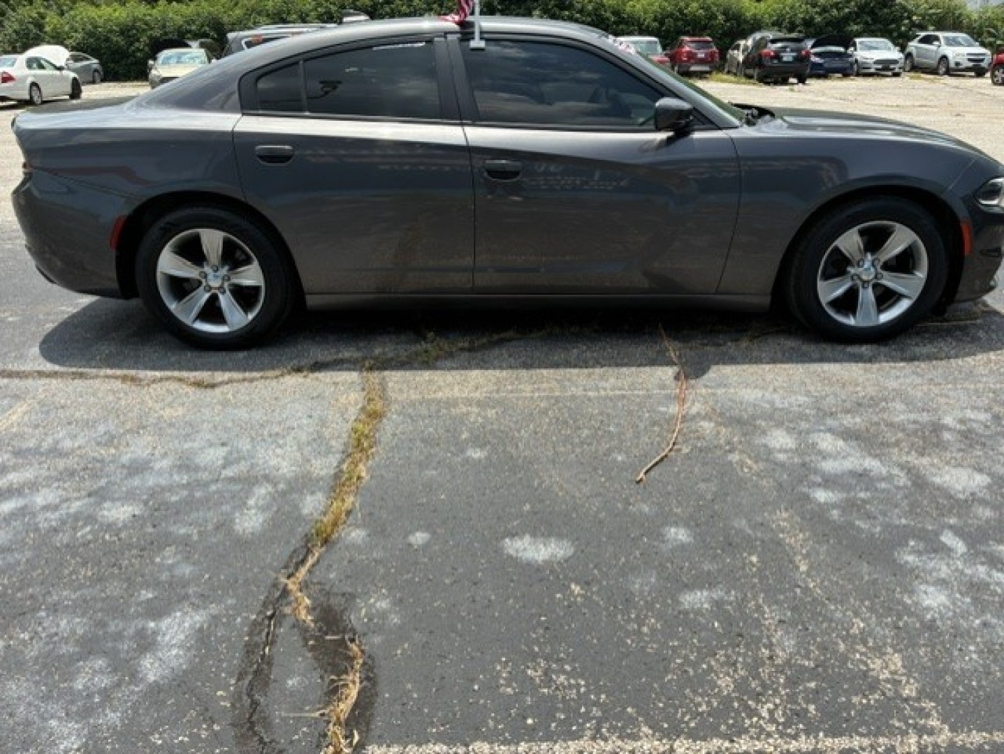 2015 Gray Dodge Charger (2C3CDXHG1FH) with an V6, 3.6 Liter engine, Auto, 8-Spd w/AutoStk transmission, located at 2105 Dixie Hwy, Louisville, KY, 40210, (502) 772-3333, 38.220932, -85.795441- Photo#2