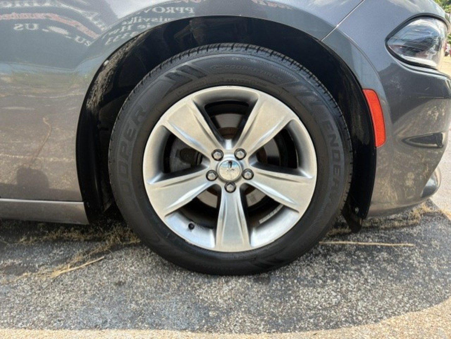 2015 Gray Dodge Charger (2C3CDXHG1FH) with an V6, 3.6 Liter engine, Auto, 8-Spd w/AutoStk transmission, located at 2105 Dixie Hwy, Louisville, KY, 40210, (502) 772-3333, 38.220932, -85.795441- Photo#3