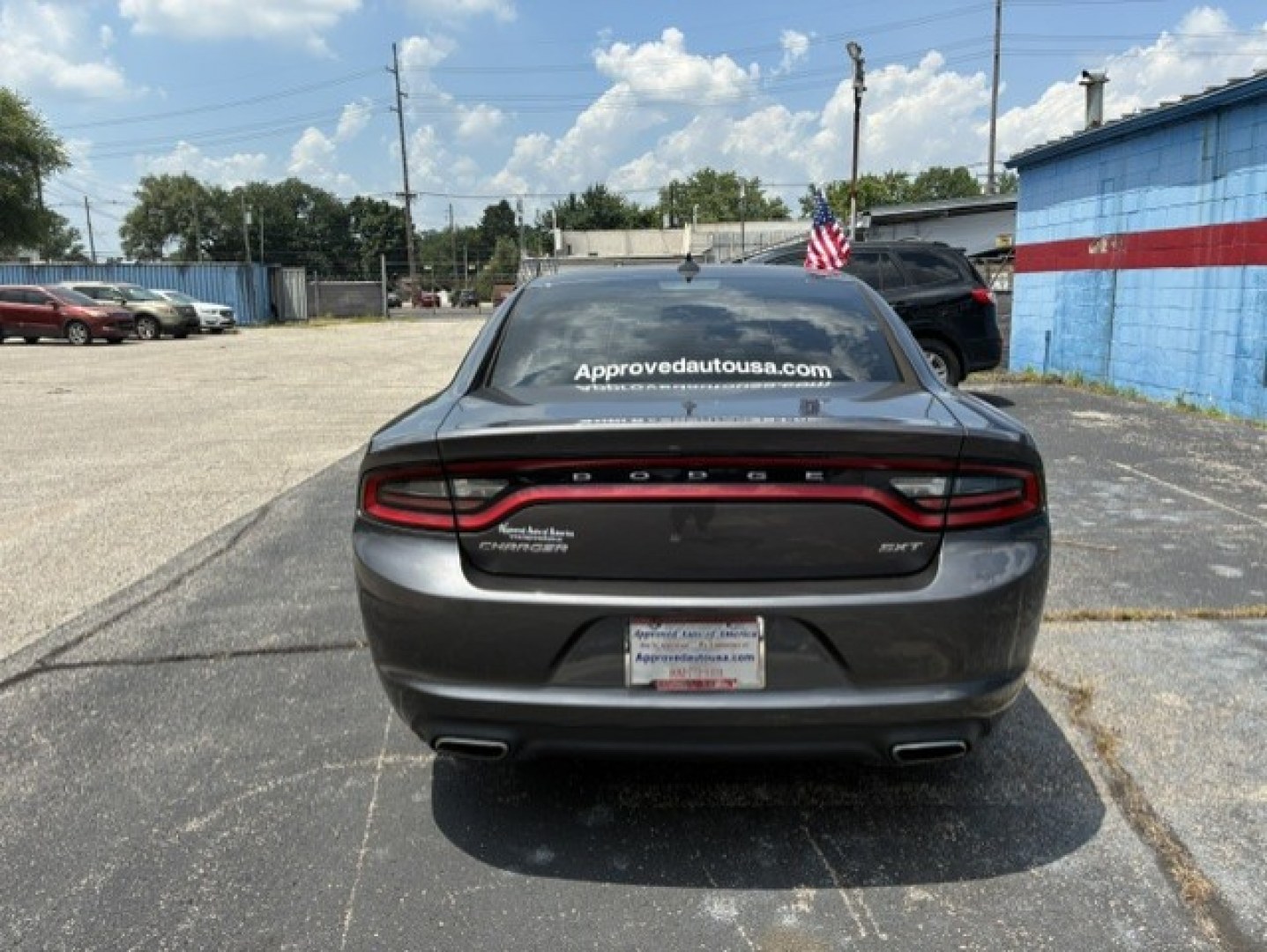 2015 Gray Dodge Charger (2C3CDXHG1FH) with an V6, 3.6 Liter engine, Auto, 8-Spd w/AutoStk transmission, located at 2105 Dixie Hwy, Louisville, KY, 40210, (502) 772-3333, 38.220932, -85.795441- Photo#4