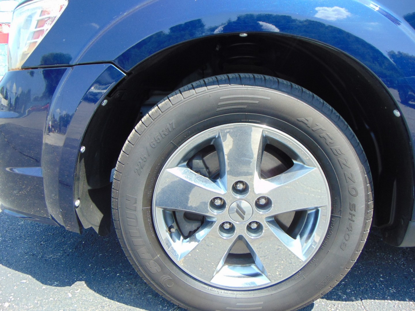 2018 Blue Dodge Journey (3C4PDCAB6JT) with an 4-Cyl, 2.4 Liter engine, Automatic, 4-Spd w/AutoStick transmission, located at 2105 Dixie Hwy, Louisville, KY, 40210, (502) 772-3333, 38.220932, -85.795441- Photo#2
