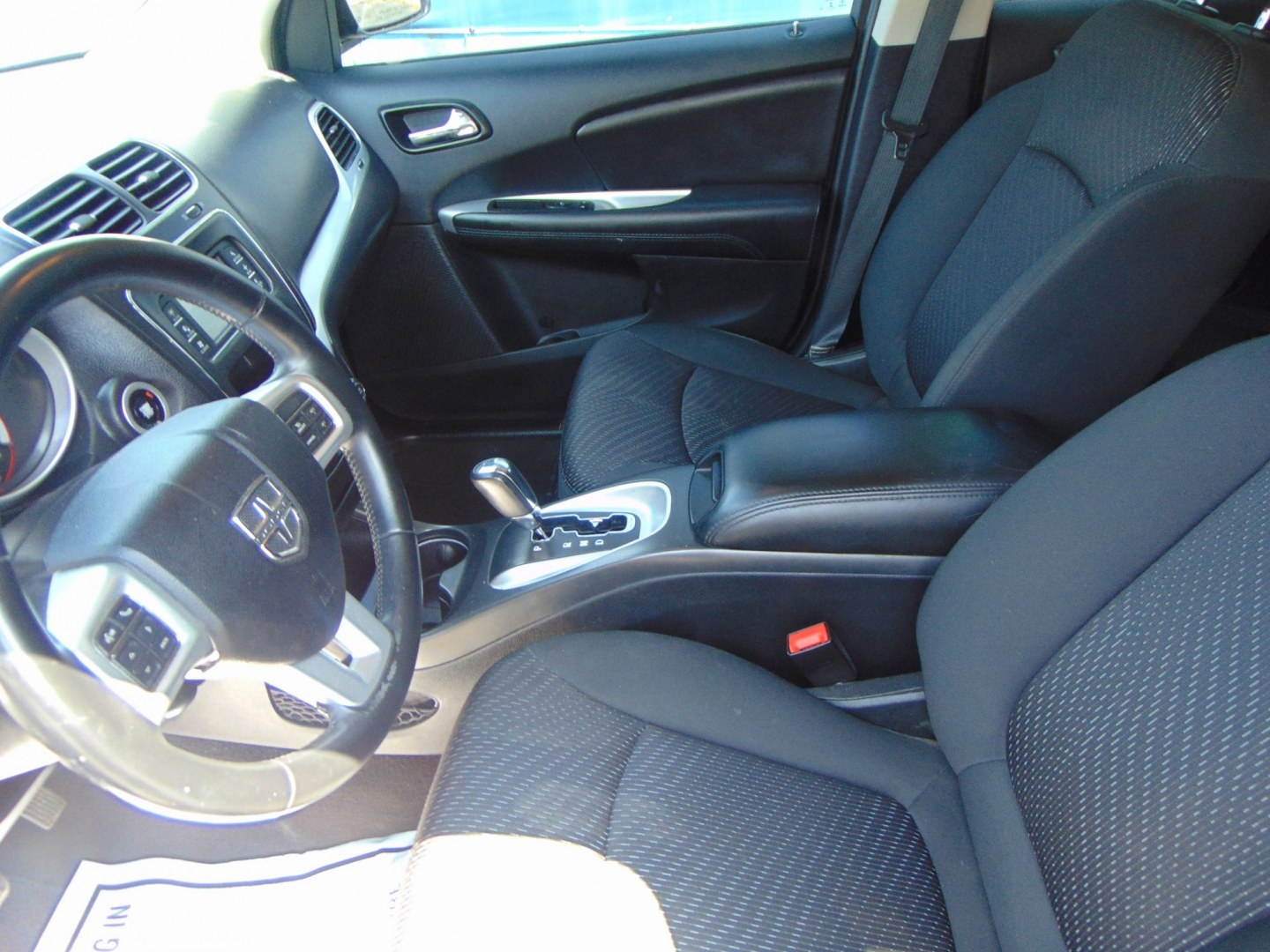 2018 Blue Dodge Journey (3C4PDCAB6JT) with an 4-Cyl, 2.4 Liter engine, Automatic, 4-Spd w/AutoStick transmission, located at 2105 Dixie Hwy, Louisville, KY, 40210, (502) 772-3333, 38.220932, -85.795441- Photo#6