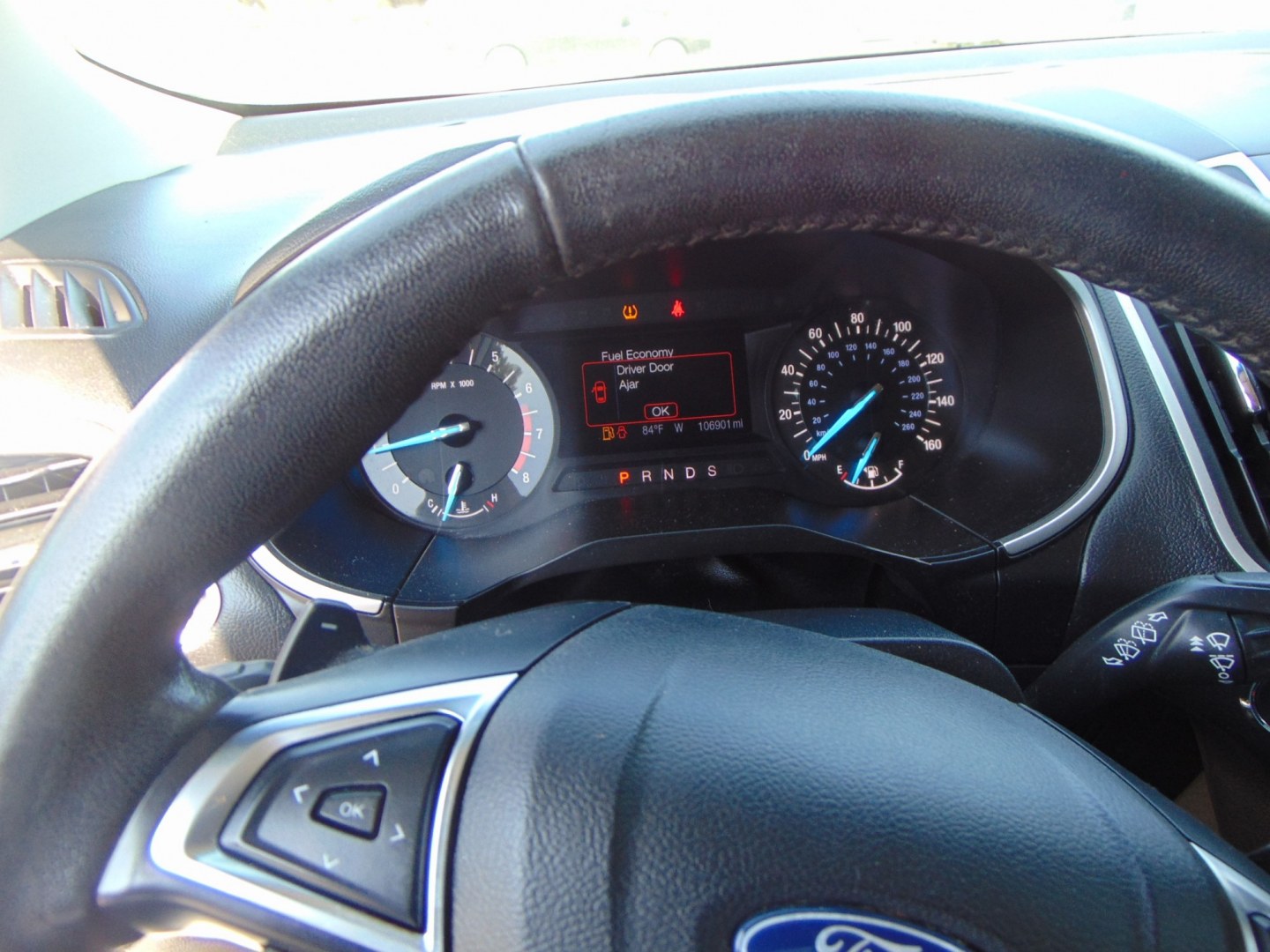 2018 White Ford Edge (2FMPK3J94JB) with an 4-Cyl, EcoBoost, 2.0L engine, Auto, 6-Spd SelShft transmission, located at 2105 Dixie Hwy, Louisville, KY, 40210, (502) 772-3333, 38.220932, -85.795441- Photo#2