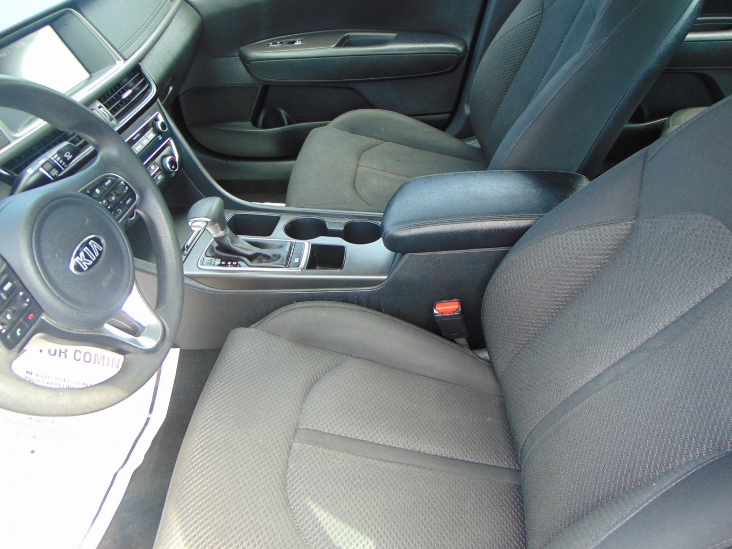 2018 Gray Kia Optima (5XXGT4L31JG) with an 4-Cyl, 2.4 Liter engine, Auto, 6-Spd Sportmatic transmission, located at 2105 Dixie Hwy, Louisville, KY, 40210, (502) 772-3333, 38.220932, -85.795441- Photo#6