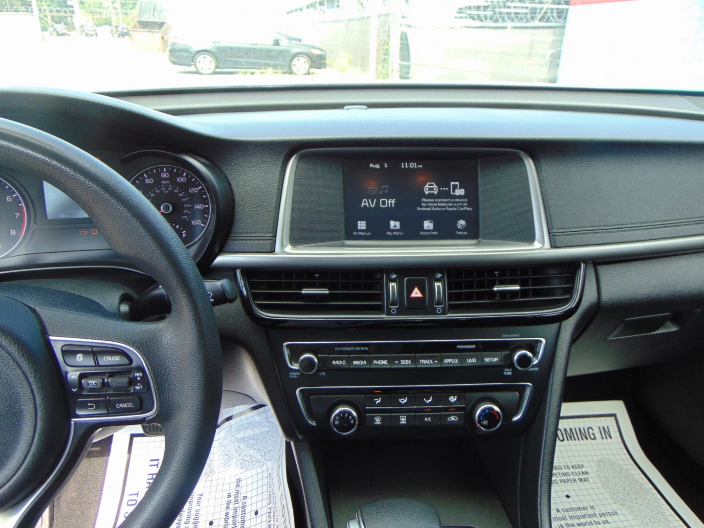 2018 Gray Kia Optima (5XXGT4L31JG) with an 4-Cyl, 2.4 Liter engine, Auto, 6-Spd Sportmatic transmission, located at 2105 Dixie Hwy, Louisville, KY, 40210, (502) 772-3333, 38.220932, -85.795441- Photo#7