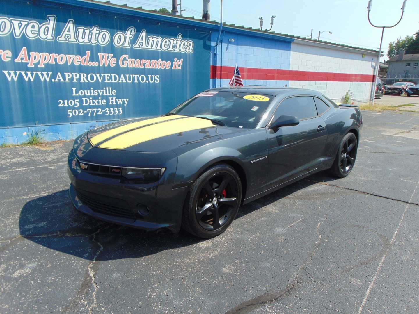 2015 Gray Chevrolet Camaro (2G1FF1E36F9) with an V6, 3.6 Liter engine, Auto, 6-Spd w/TAPshift transmission, located at 2105 Dixie Hwy, Louisville, KY, 40210, (502) 772-3333, 38.220932, -85.795441- Photo#1