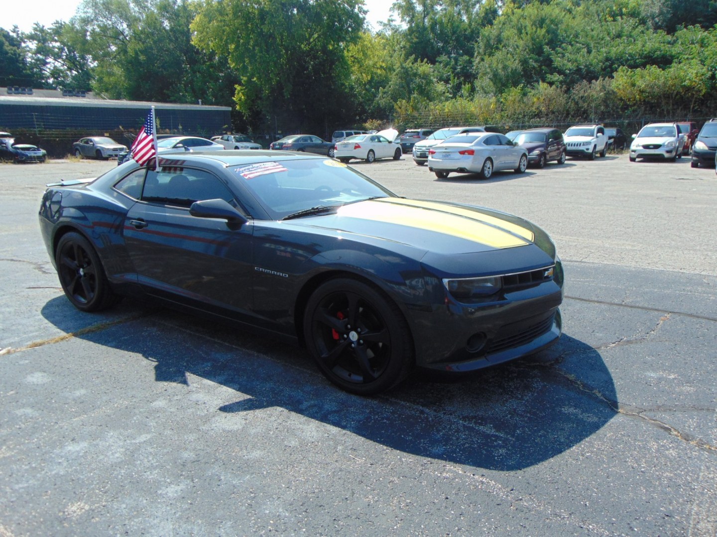 2015 Gray Chevrolet Camaro (2G1FF1E36F9) with an V6, 3.6 Liter engine, Auto, 6-Spd w/TAPshift transmission, located at 2105 Dixie Hwy, Louisville, KY, 40210, (502) 772-3333, 38.220932, -85.795441- Photo#2